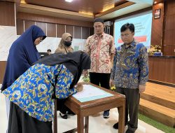 Penandatanganan kontrak dan Pembinaan Mahasiswa Penerima Beasiswa Tahfidz dan Jalur Undangan Tahun Ajaran 2025/2026